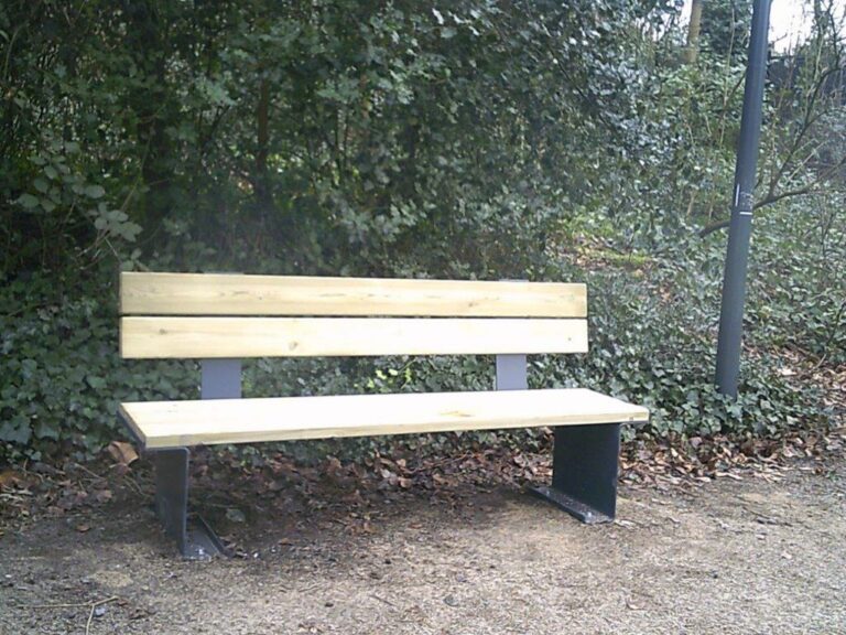 VILLE DE MOUVAUX BANC PARC HAUTMONT 09022024